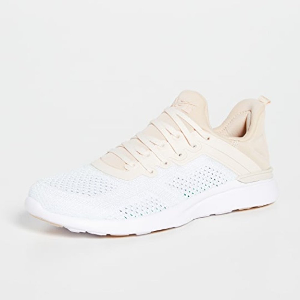 APL - Techloom Tracer Knit Training Shoe In Beach / Metallic Pearl / White